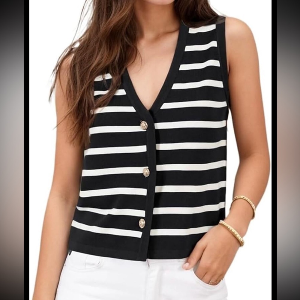 Chic Black and White Striped Sleeveless Top
